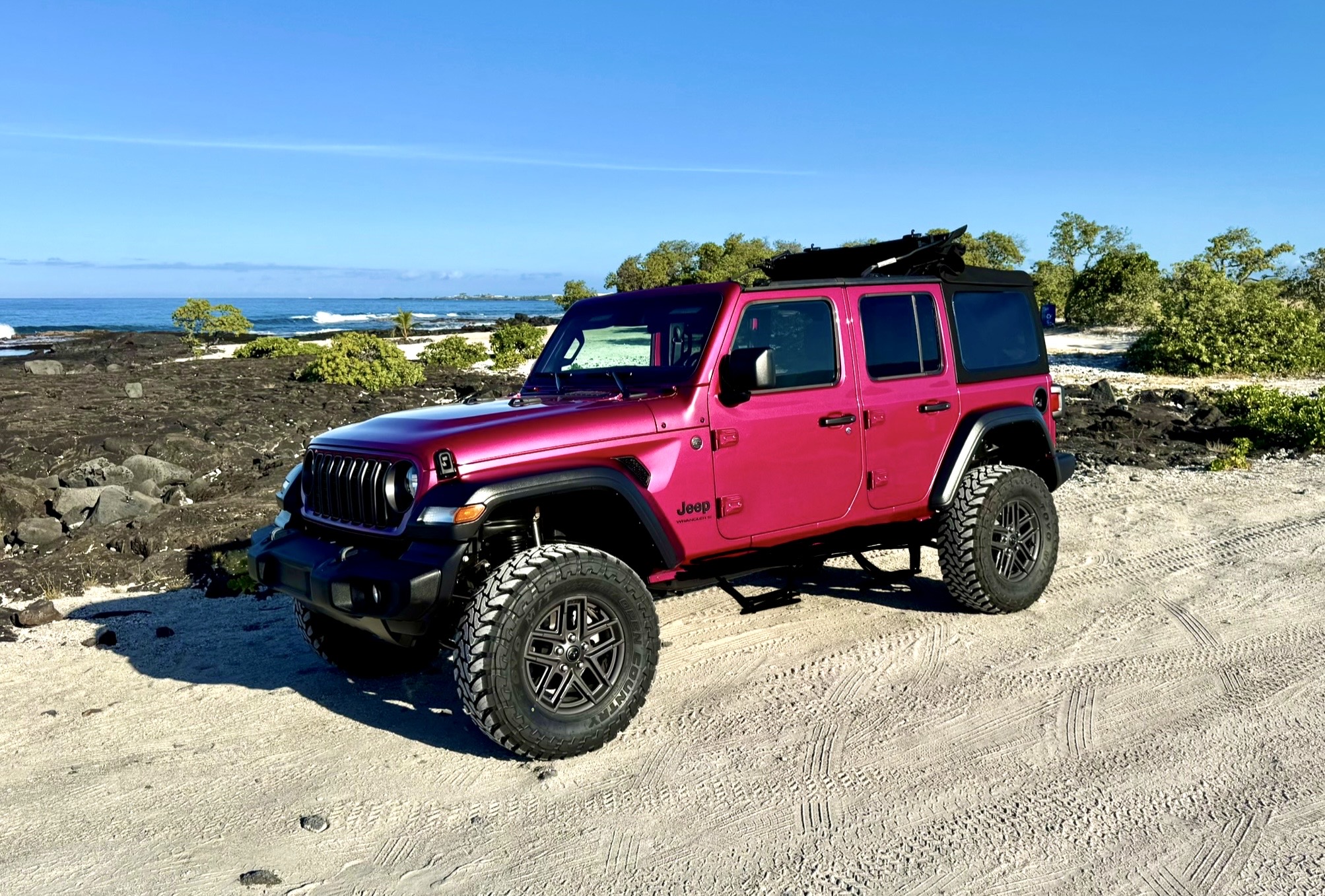 Lifted Jeep vs regular rental car in Hawaii — which is worth it?